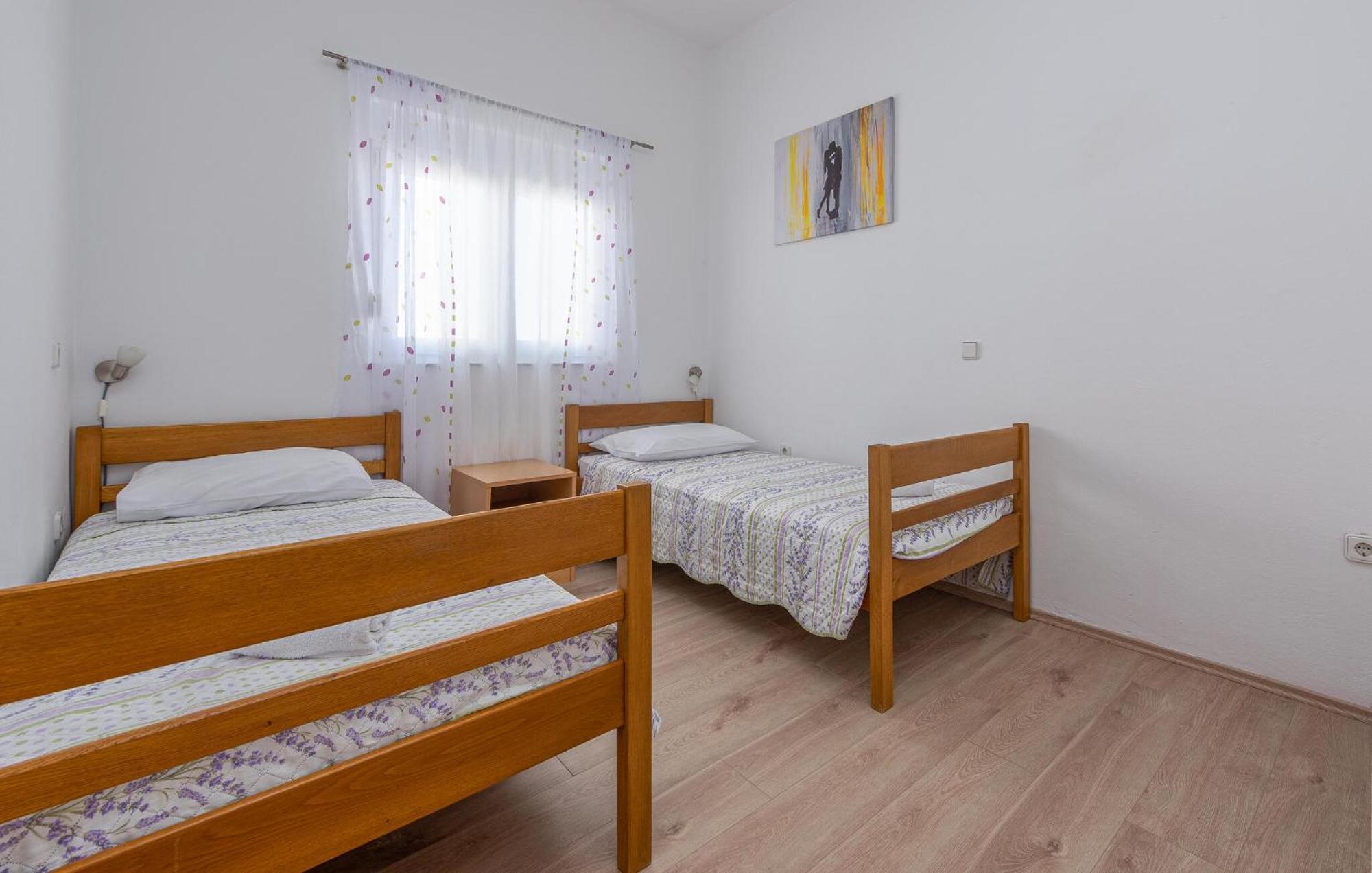 Beautiful Apartment In Maslenica With Kitchen Exterior foto