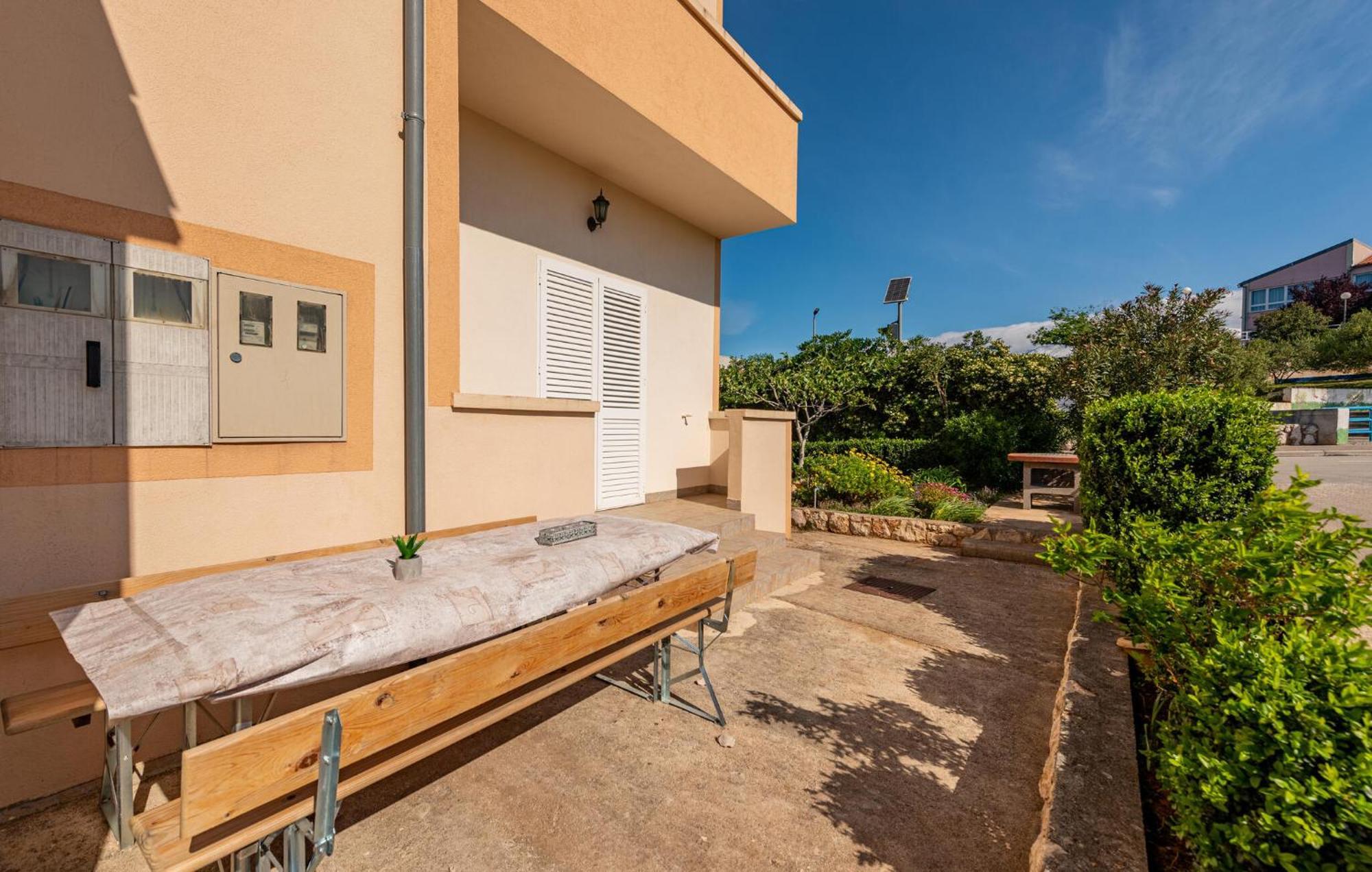 Beautiful Apartment In Maslenica With Kitchen Exterior foto